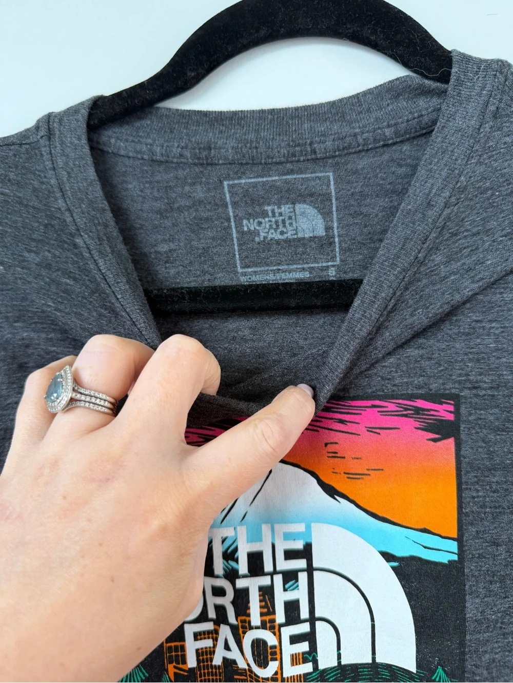 Rare The North Face Seattle Gray Graphic Tee S - Picture 4 of 5